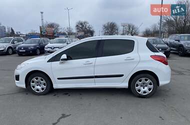 Хэтчбек Peugeot 308 2012 в 