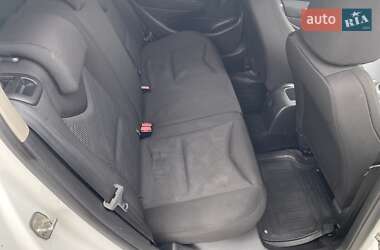 Хэтчбек Peugeot 308 2012 в 