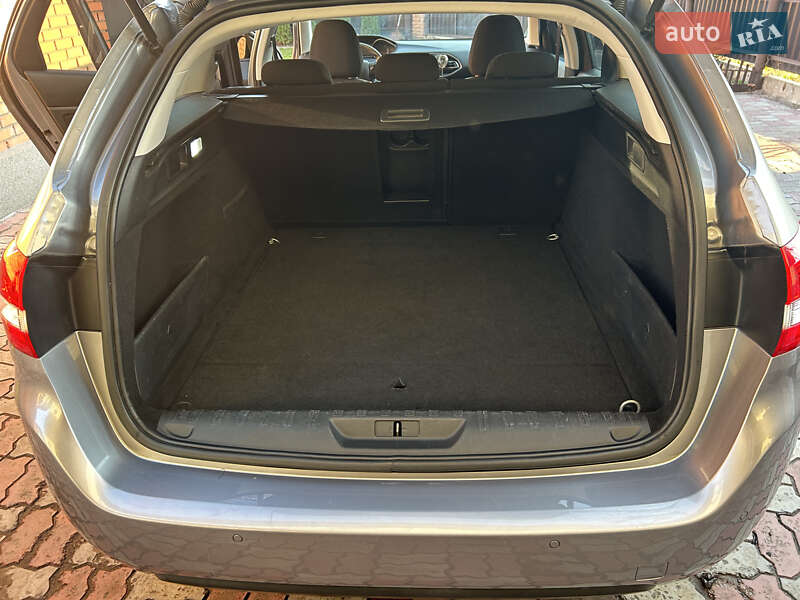 Универсал Peugeot 308 2015 в Киеве