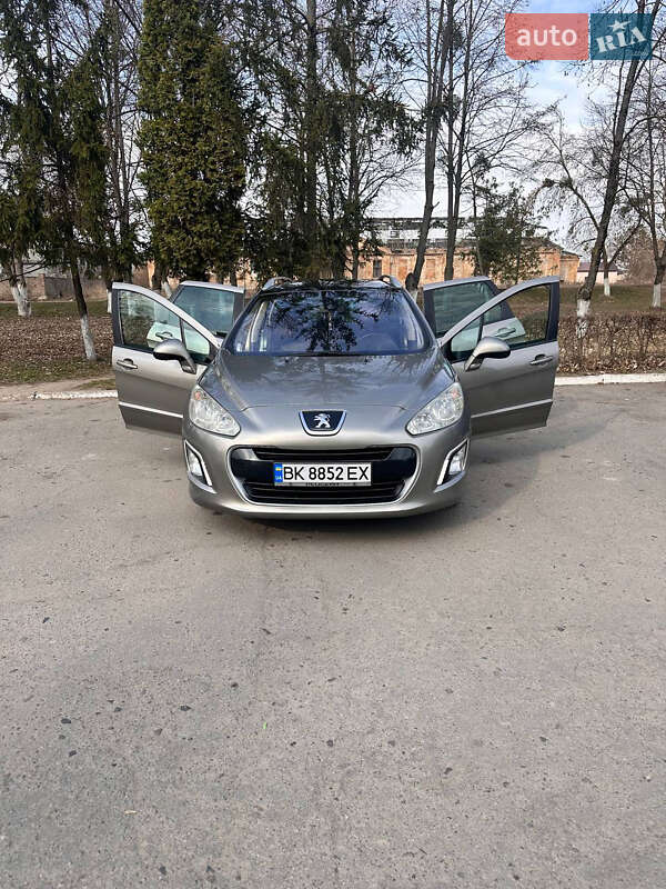 Універсал Peugeot 308 2011 в Дубні