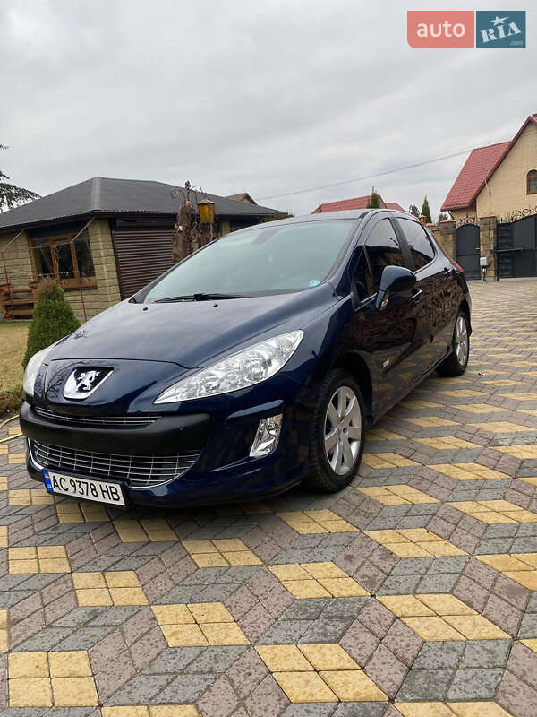 Хетчбек Peugeot 308 2011 в Луцьку