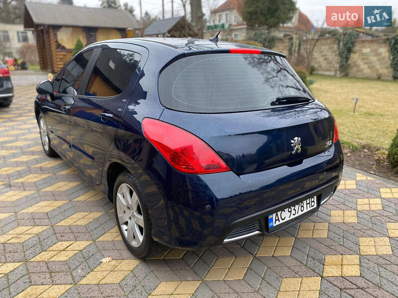 Хетчбек Peugeot 308 2011 в Луцьку
