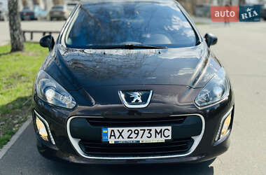 Хэтчбек Peugeot 308 2012 в 