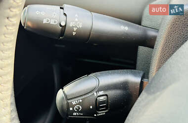 Хэтчбек Peugeot 308 2012 в 