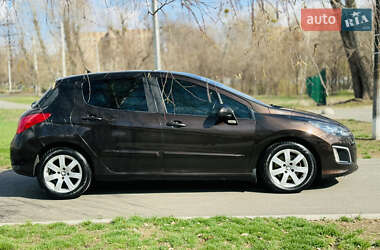 Хэтчбек Peugeot 308 2012 в 