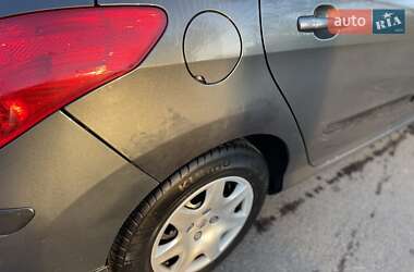 Хетчбек Peugeot 308 2011 в 