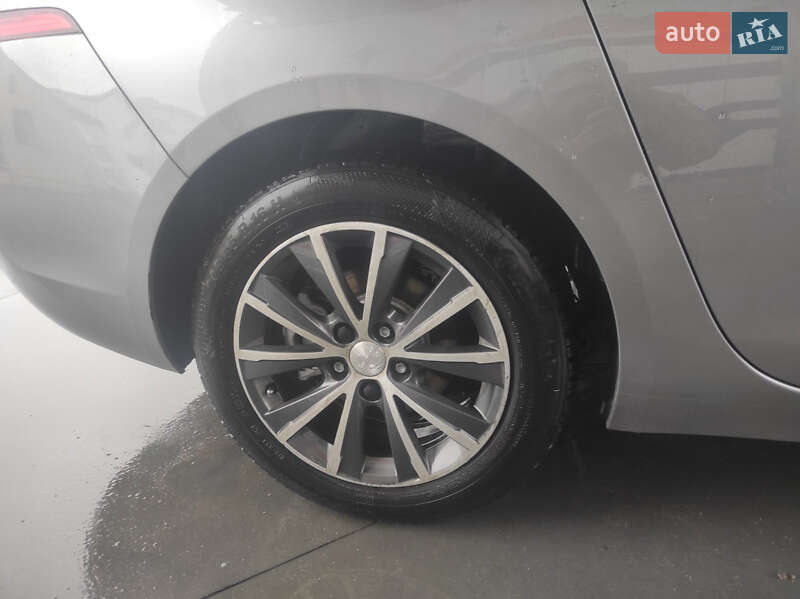 Універсал Peugeot 308 2017 в Дрогобичі