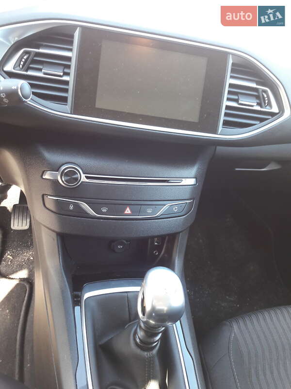 Универсал Peugeot 308 2015 в Киеве