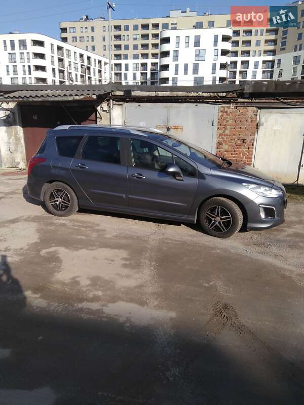 Універсал Peugeot 308 2011 в Львові