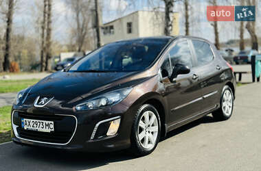 Хэтчбек Peugeot 308 2012 в 