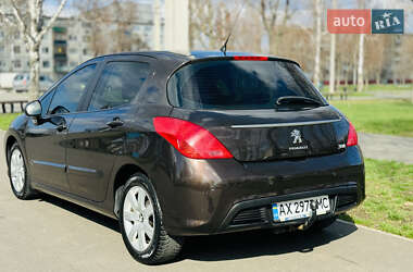 Хэтчбек Peugeot 308 2012 в 