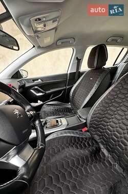 Хетчбек Peugeot 308 2016 в 