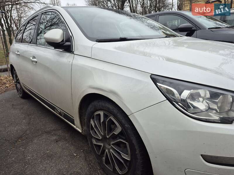 Универсал Peugeot 308 2015 в Киеве