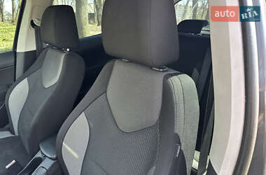 Хэтчбек Peugeot 308 2011 в 