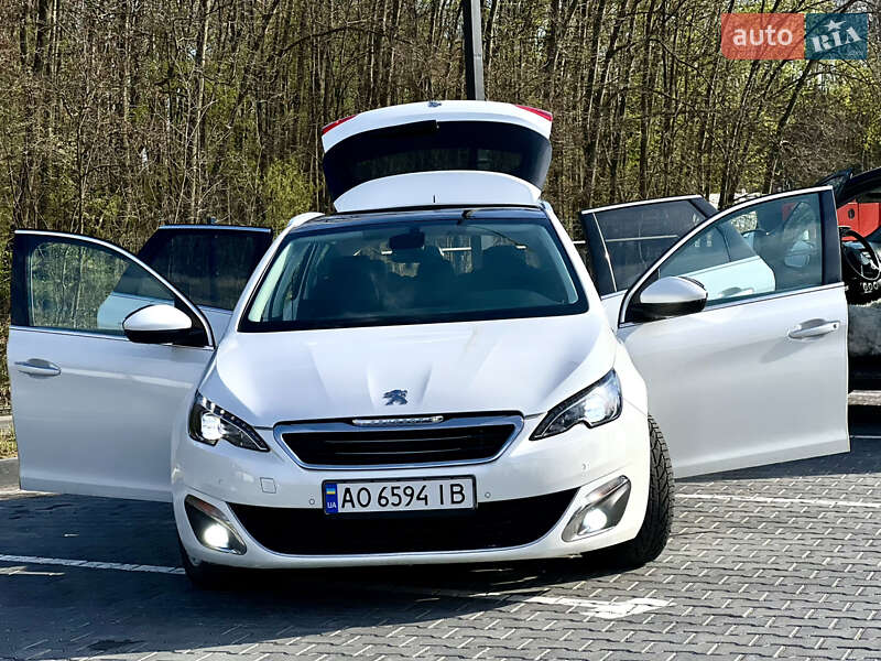 Універсал Peugeot 308 2015 в Ужгороді