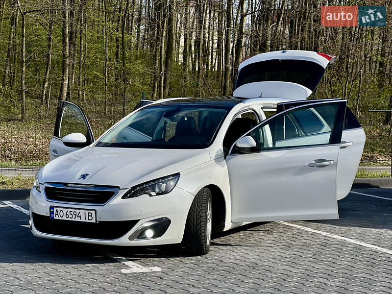 Універсал Peugeot 308 2015 в Ужгороді