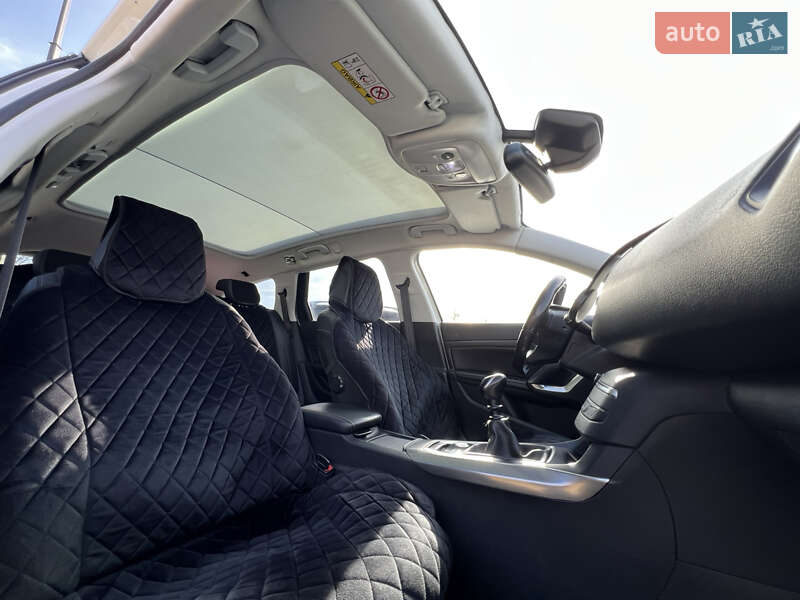 Універсал Peugeot 308 2015 в Ужгороді