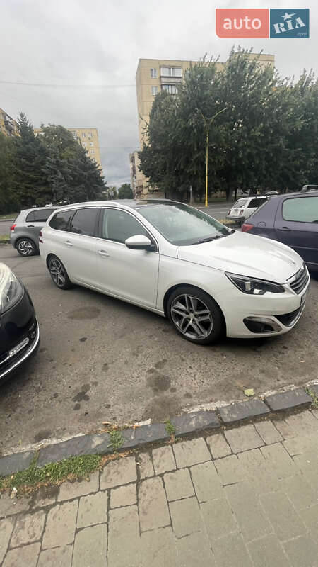 Універсал Peugeot 308 2015 в Ужгороді