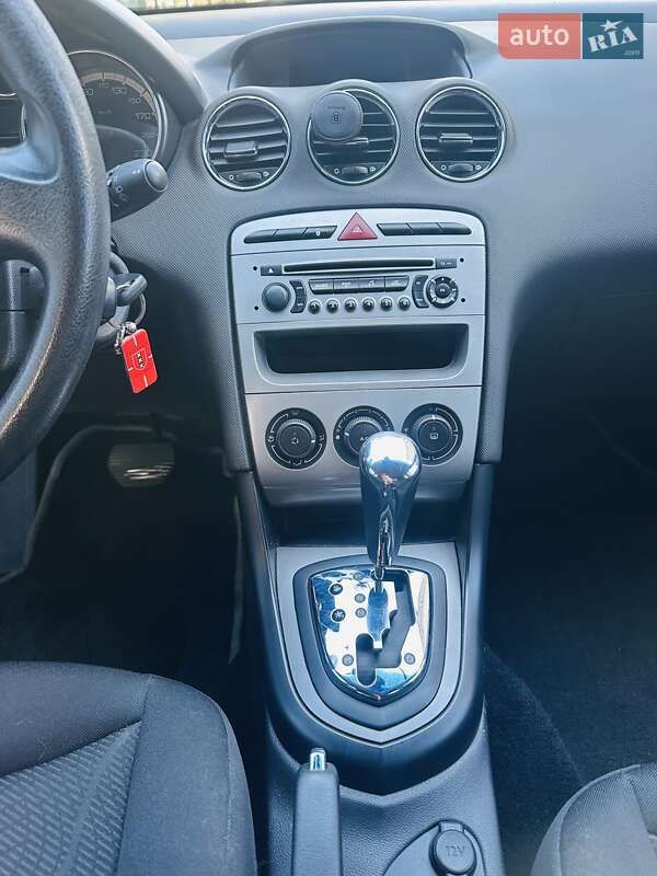 Хэтчбек Peugeot 308 2010 в Киеве
