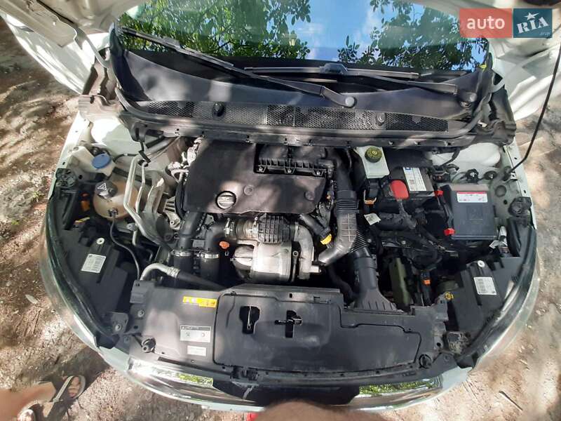 Універсал Peugeot 308 2015 в Тернополі