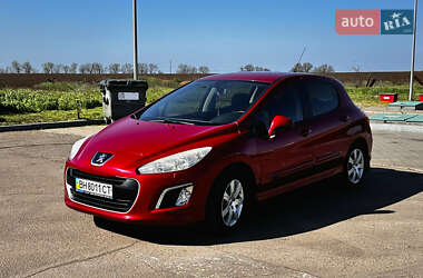 Хэтчбек Peugeot 308 2011 в 