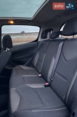 Хэтчбек Peugeot 308 2009 в 