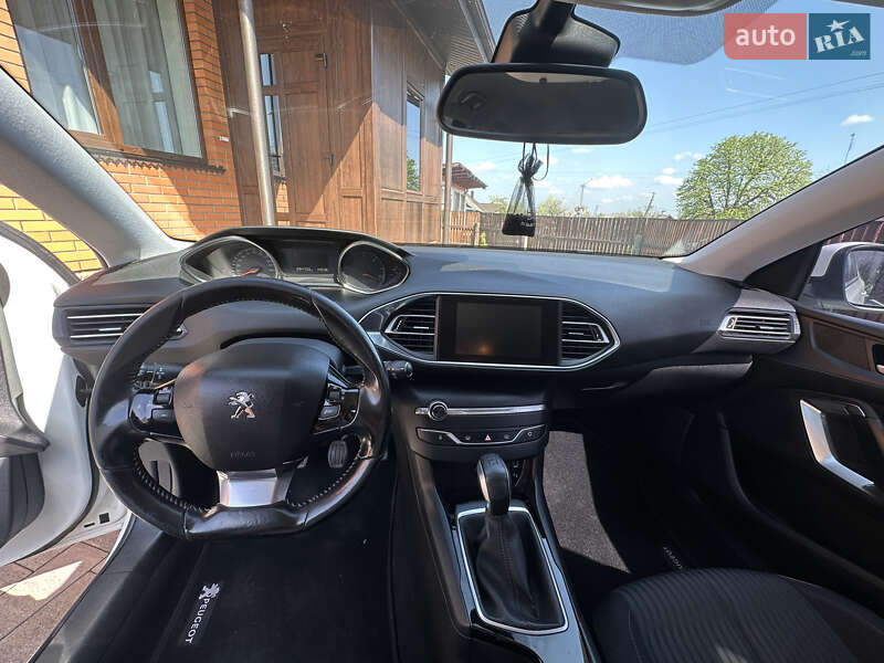 Универсал Peugeot 308 2015 в Маневичах