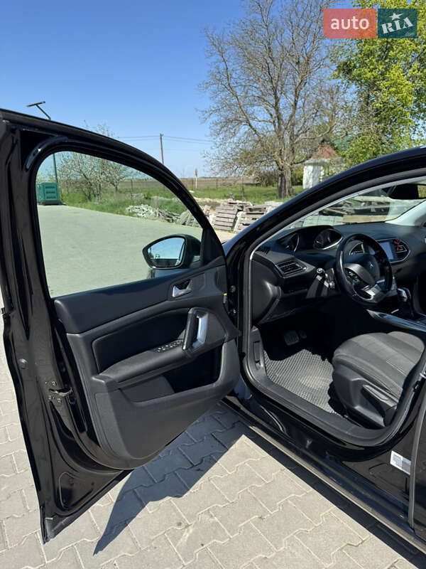 Універсал Peugeot 308 2017 в Радехові