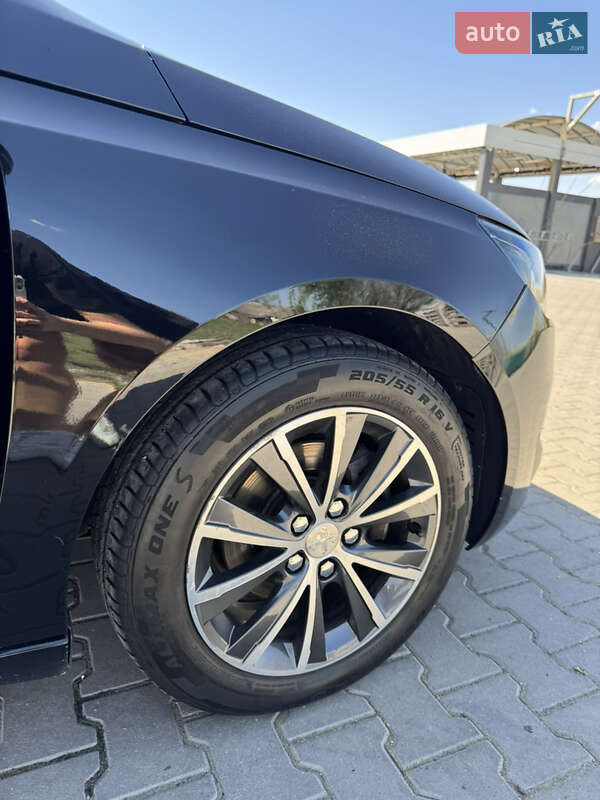 Універсал Peugeot 308 2017 в Радехові