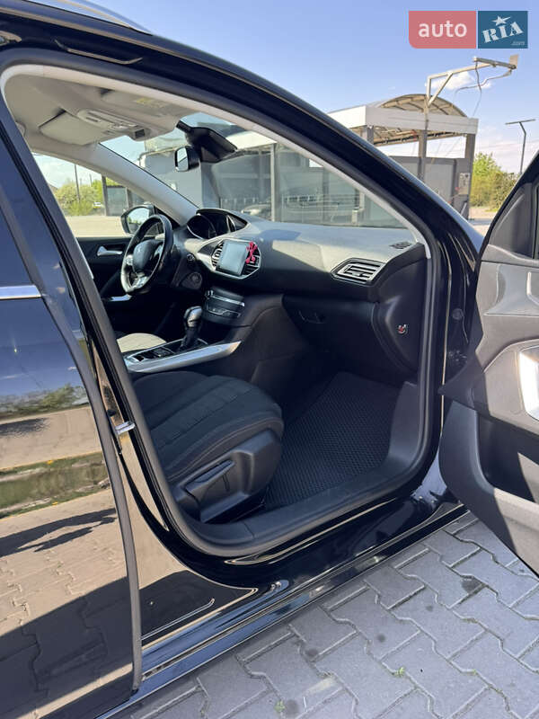 Універсал Peugeot 308 2017 в Радехові