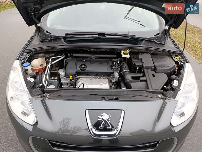 Хэтчбек Peugeot 308 2013 в Киеве