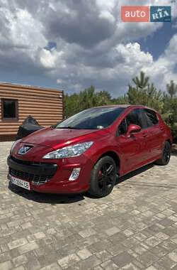 Хэтчбек Peugeot 308 2010 в 