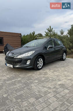 Хэтчбек Peugeot 308 2008 в Бобрике