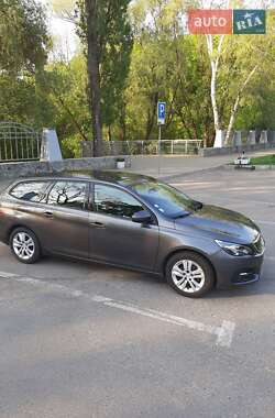 Универсал Peugeot 308 2017 в 