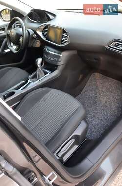 Универсал Peugeot 308 2017 в 