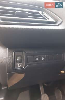 Универсал Peugeot 308 2017 в 