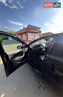 Хэтчбек Peugeot 308 2011 в 