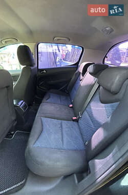 Хэтчбек Peugeot 308 2011 в 