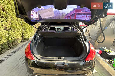 Хэтчбек Peugeot 308 2011 в 