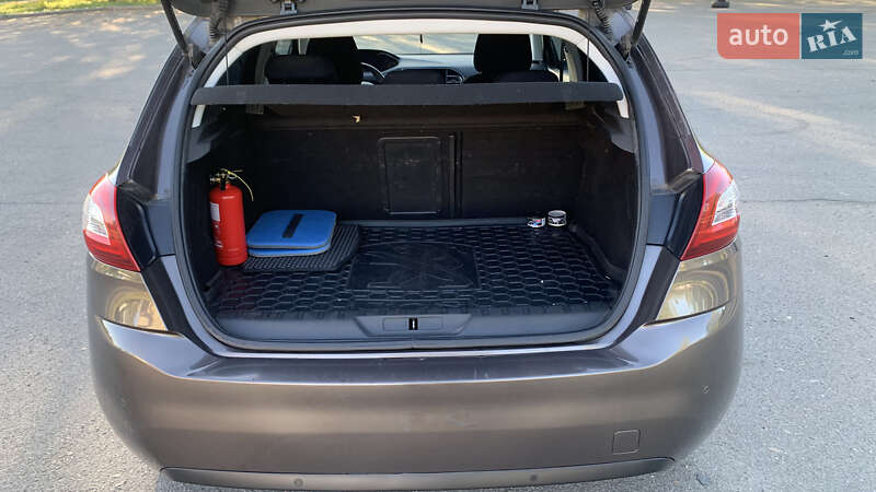 Хетчбек Peugeot 308 2014 в Києві