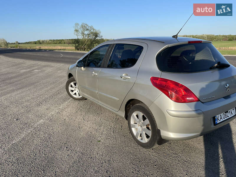 Хэтчбек Peugeot 308 2010 в Харькове