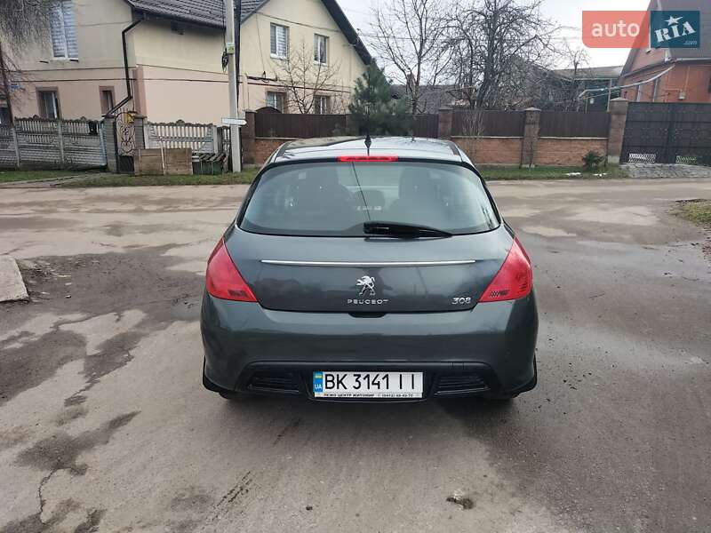 Хэтчбек Peugeot 308 2012 в Ровно