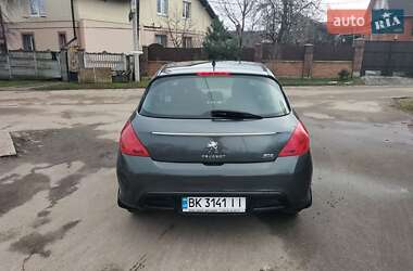 Хетчбек Peugeot 308 2012 в 
