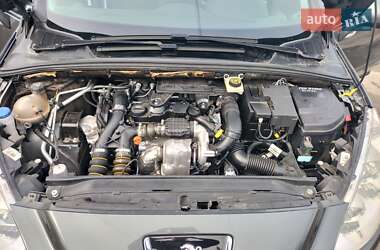 Хетчбек Peugeot 308 2012 в 