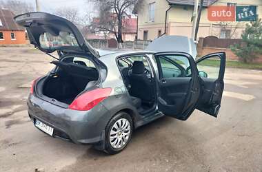Хетчбек Peugeot 308 2012 в 