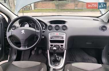 Хетчбек Peugeot 308 2012 в 