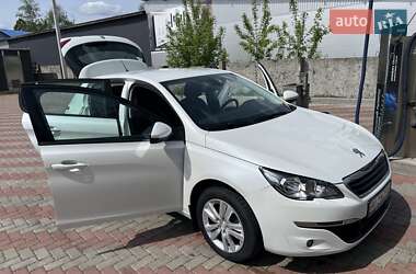 Хетчбек Peugeot 308 2016 в 