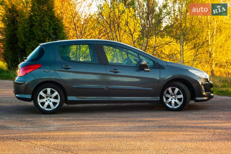 Хэтчбек Peugeot 308 2007 в Костополе