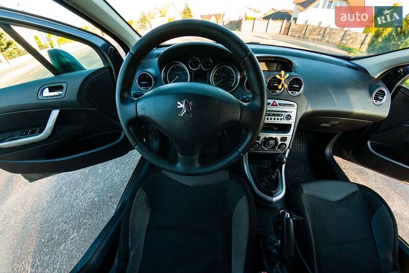 Хэтчбек Peugeot 308 2007 в Костополе
