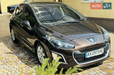 Хэтчбек Peugeot 308 2012 в 